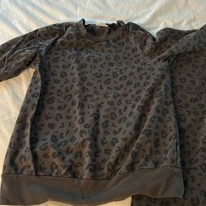 Ingrid and Isabel sweatshirt and sweatpants set size extra small, lightly worn